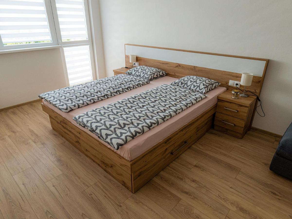Apartmany Motocentrum Kaluža エクステリア 写真