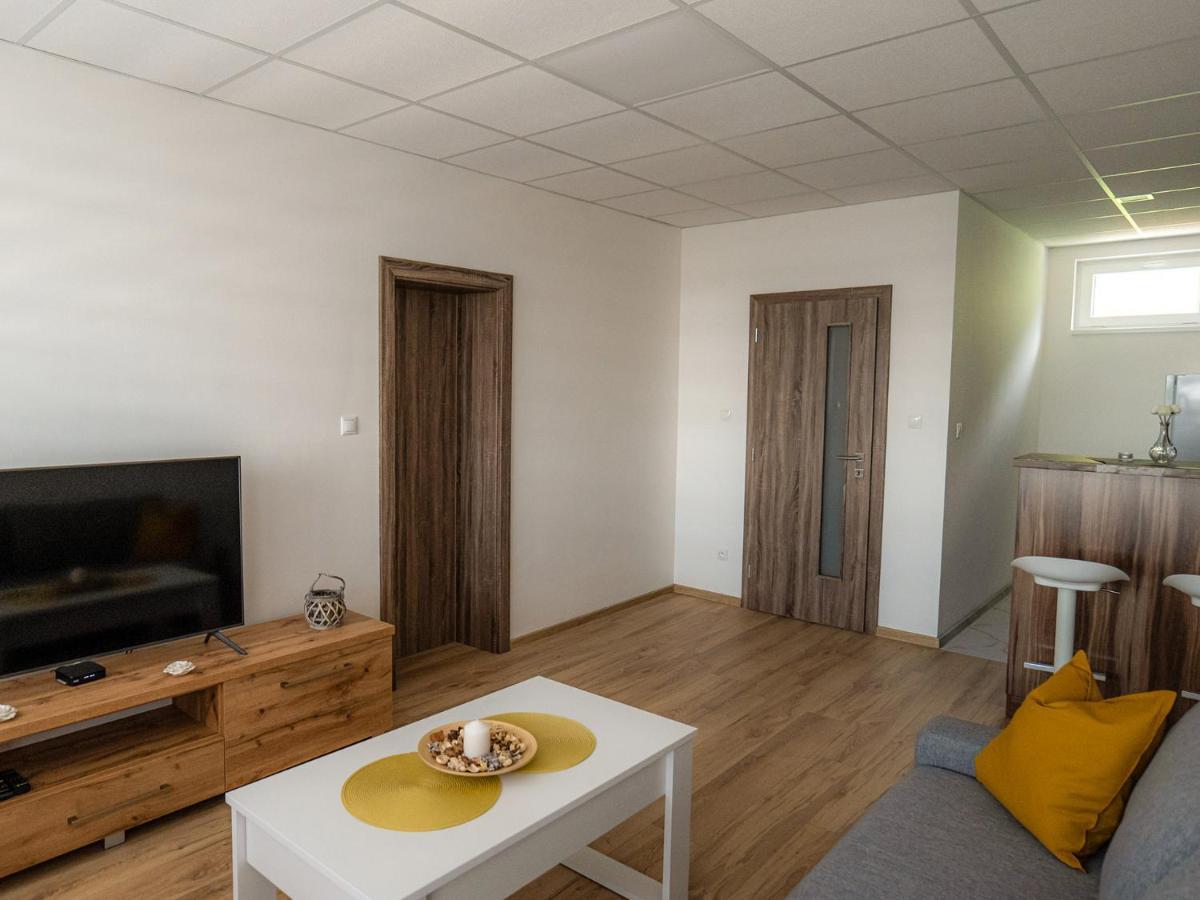 Apartmany Motocentrum Kaluža エクステリア 写真
